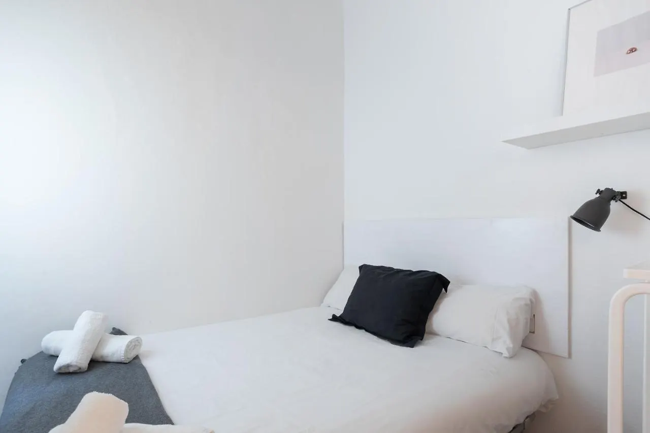 Housalia Lepant 3 Bedroom Apartment 300 Meters De Sagrada Familia Barcelona