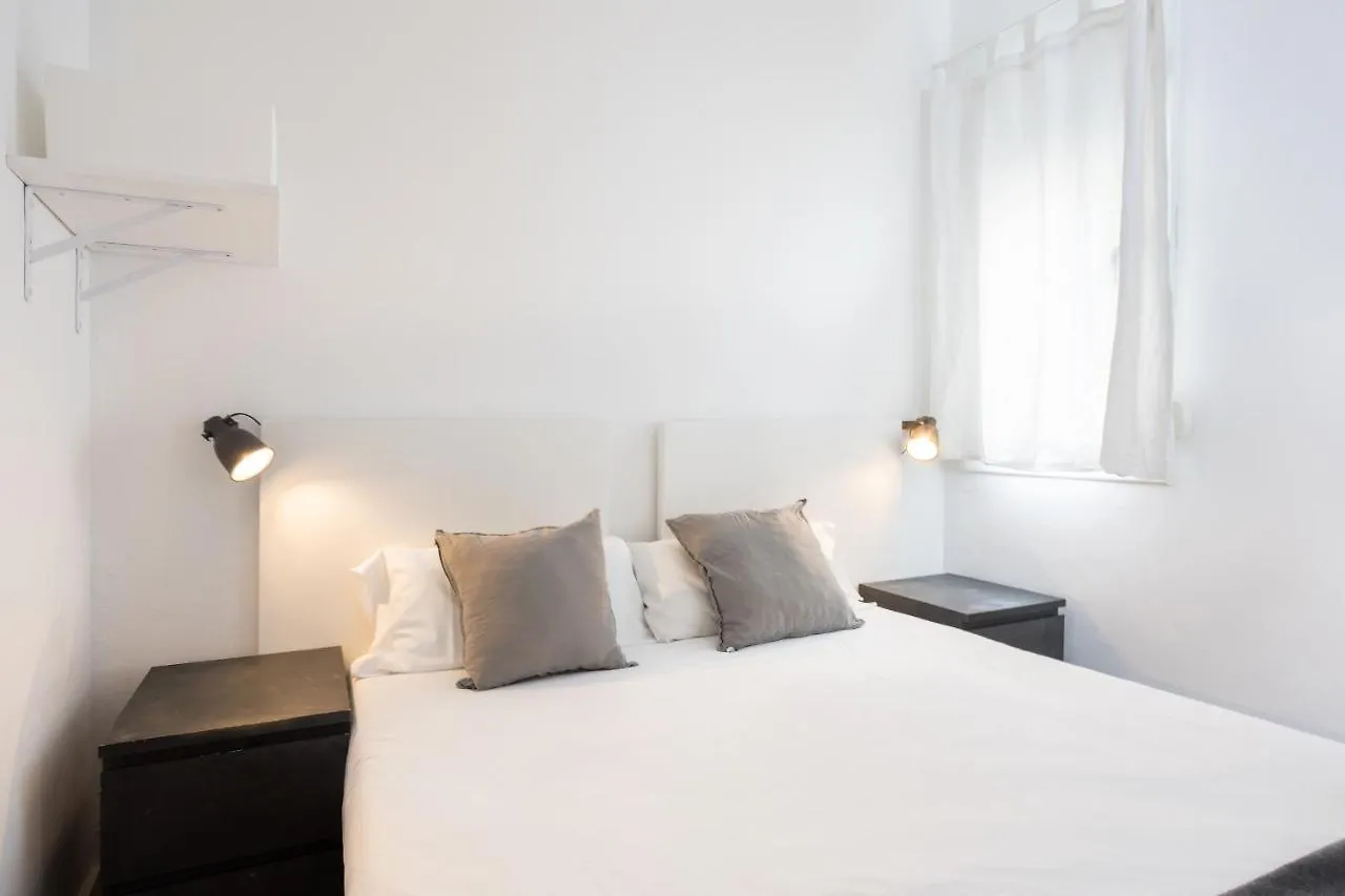 Housalia Lepant 3 Bedroom Apartment 300 Meters De Sagrada Familia Barcelona