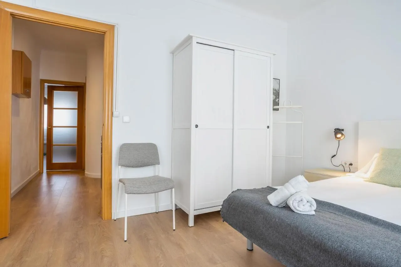 Housalia Lepant 3 Bedroom Apartment 300 Meters De Sagrada Familia Barcelona
