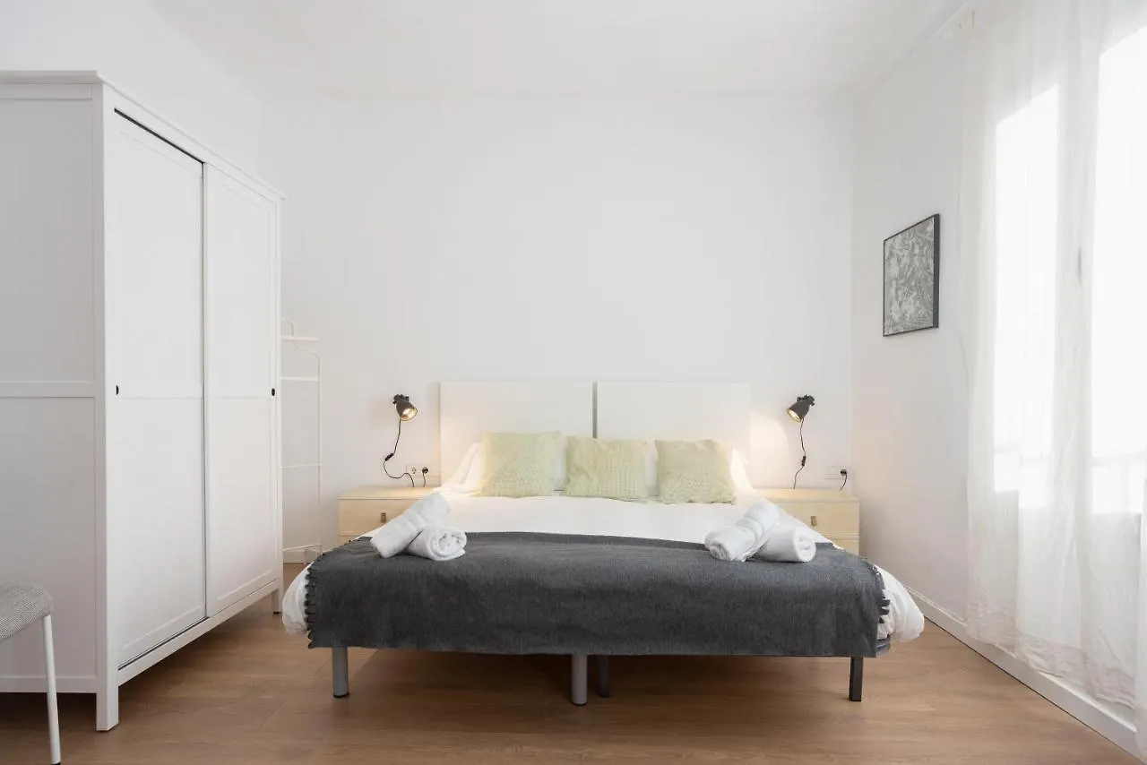 Housalia Lepant 3 Bedroom Apartment 300 Meters De Sagrada Familia Barcelona 0*,