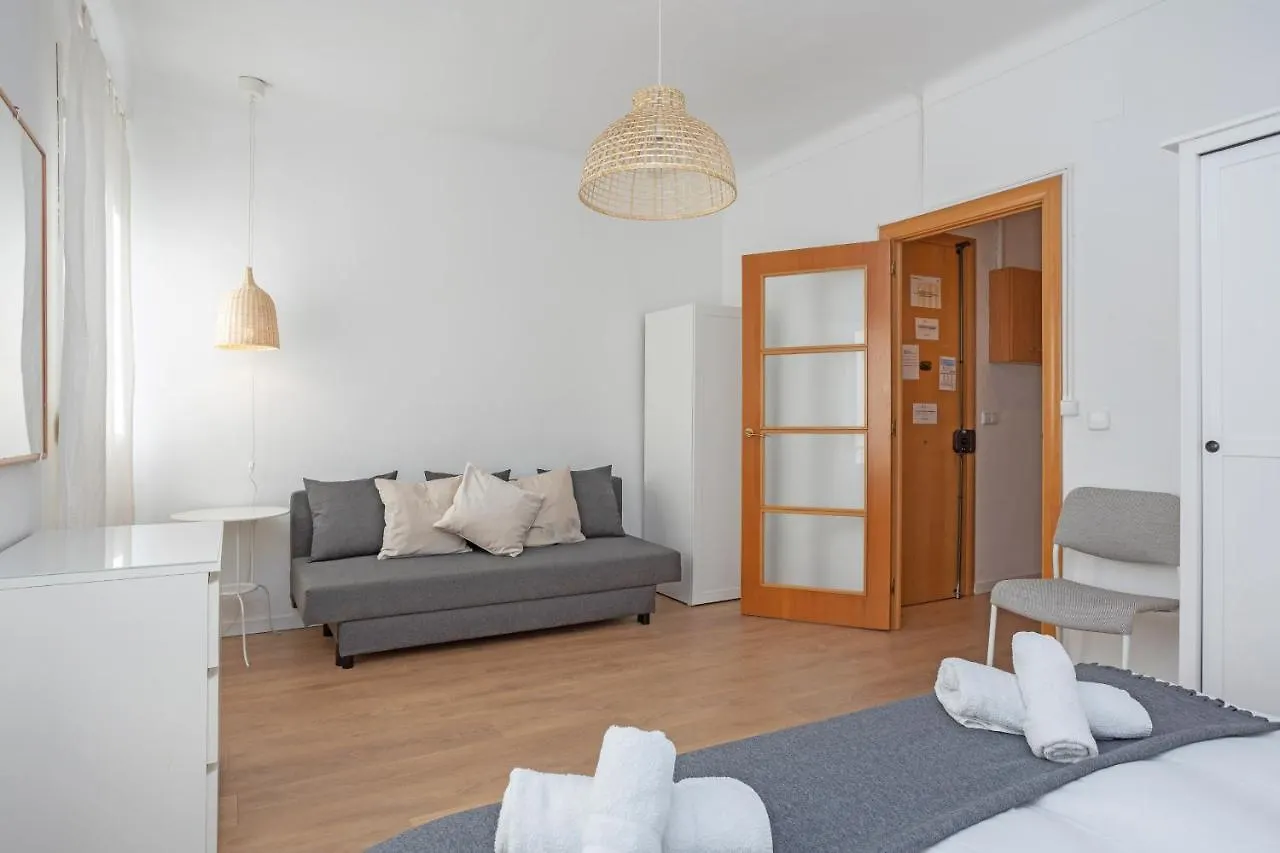 Housalia Lepant 3 Bedroom Apartment 300 Meters De Sagrada Familia Barcelona