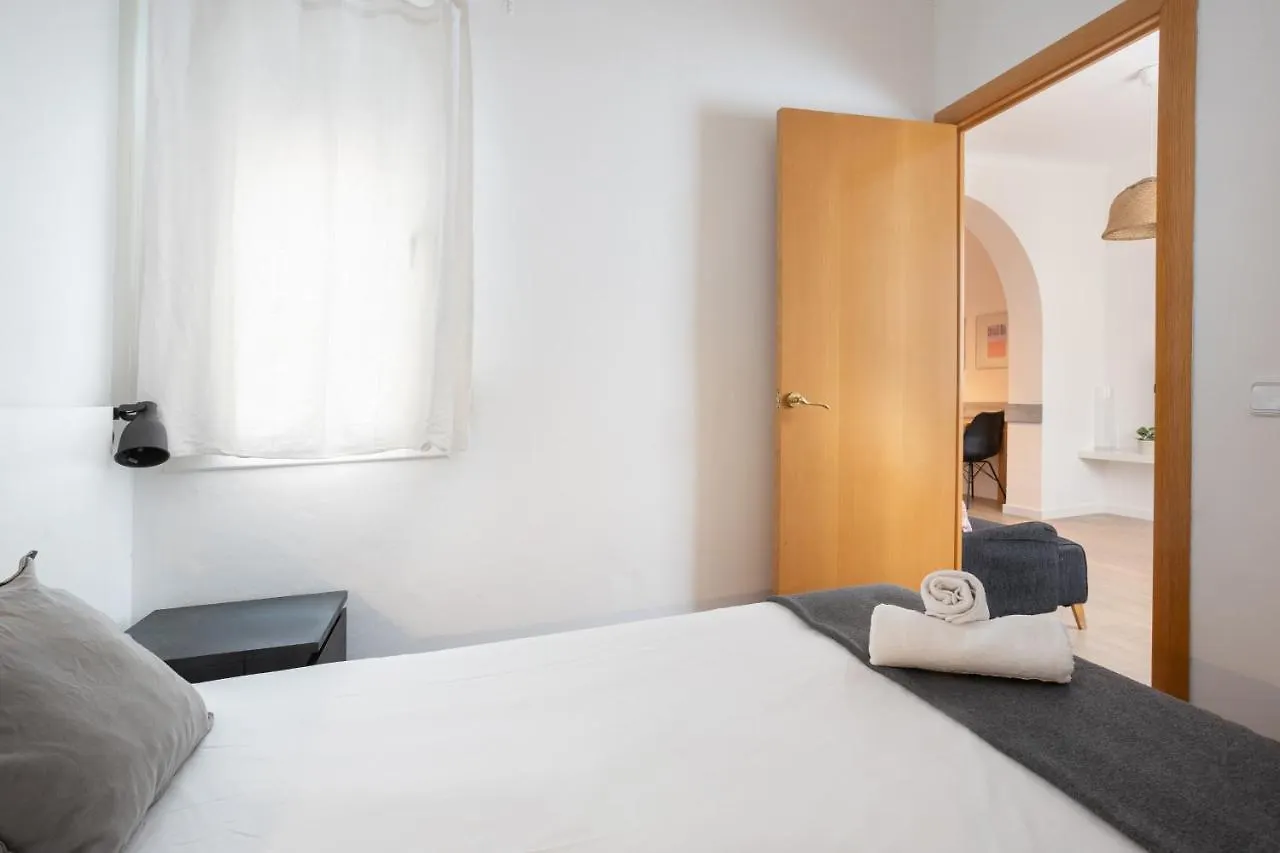 Housalia Lepant 3 Bedroom Apartment 300 Meters De Sagrada Familia Barcelona 0*,  Spain